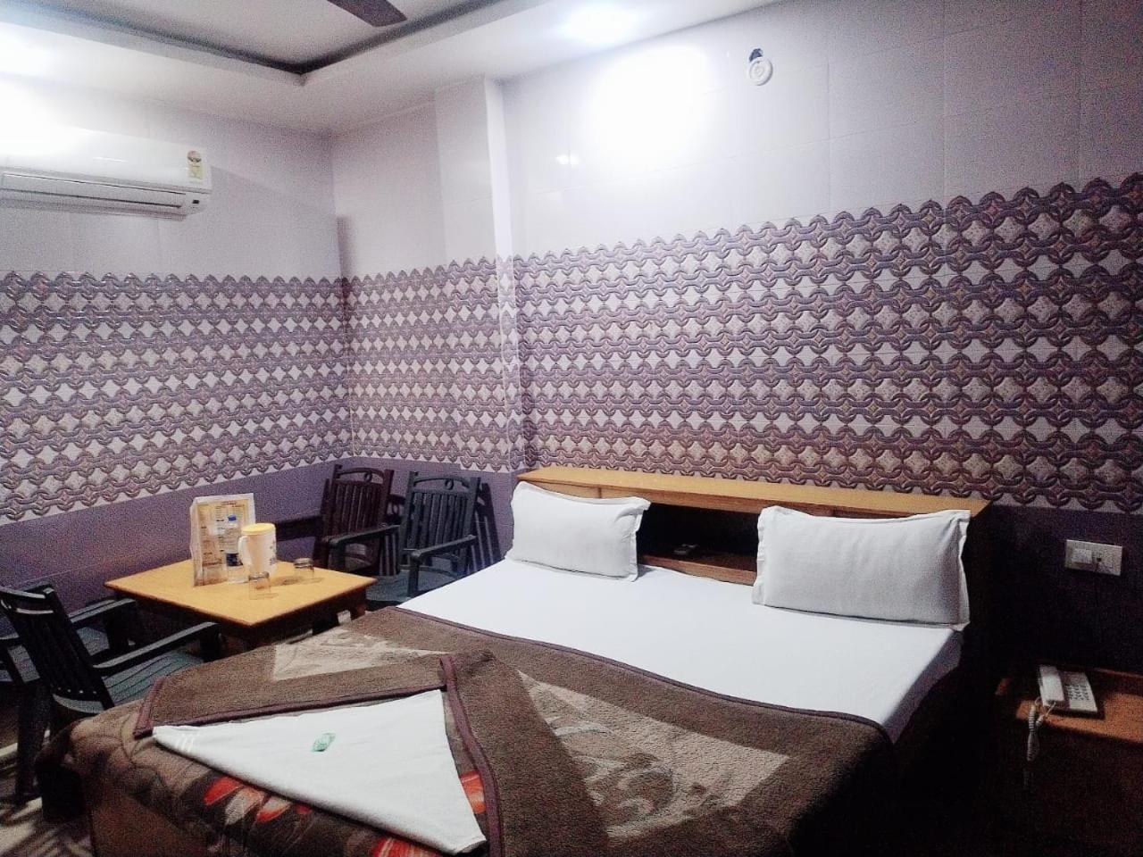 Hotel Vishal Palace Unnao Exterior photo