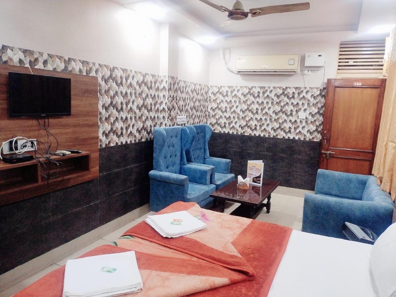 Hotel Vishal Palace Unnao Exterior photo